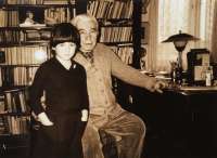 Daughter Karolina with Nobel Prize winner Jaroslav Seifert. Around 1982