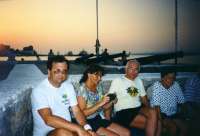S nejbližšími spolupracovníky H. Novotnou, prof.J. Horákem a doc.H.Provazníkovou (3.LFUK), 1995